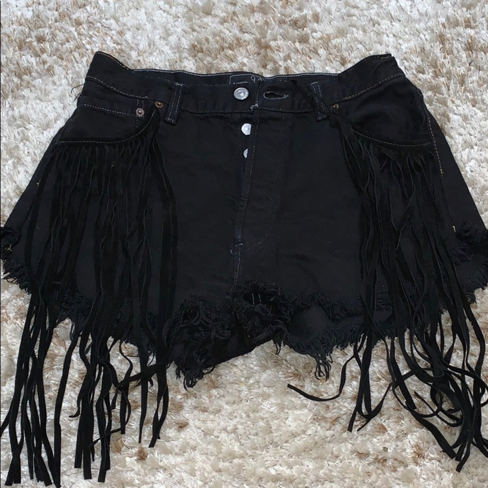 HIGH WAISTED LEVI SHORTS